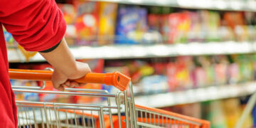 Do açougue ao corredor de higiene: homem é preso após “montar carrinho” de furtos em supermercado