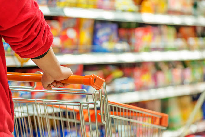 Do açougue ao corredor de higiene: homem é preso após “montar carrinho” de furtos em supermercado