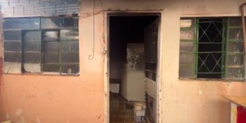 Incêndio destrói casa e mobiliza vizinhos na Capital
