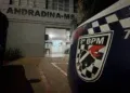 Foragido tenta viajar com nome do irmão, mas é descoberto durante abordagem Foragido tenta viajar com nome do irmão, mas é descoberto durante abordagem