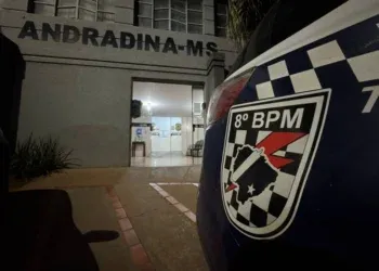 Foragido tenta viajar com nome do irmão, mas é descoberto durante abordagem Foragido tenta viajar com nome do irmão, mas é descoberto durante abordagem