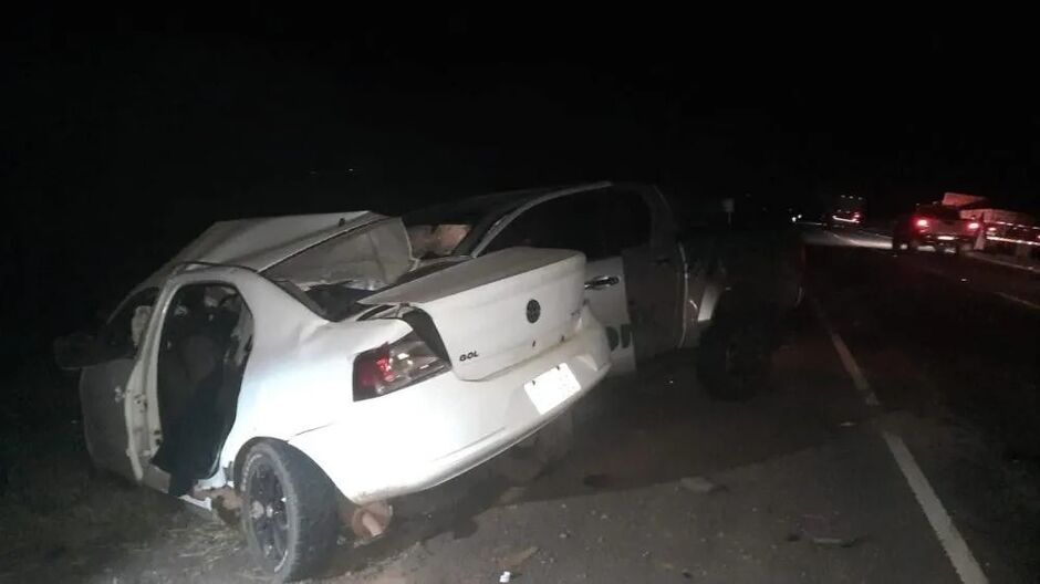Batida entre carro e caminhonete mata uma pessoa na fronteira