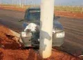 Motorista sem CNH é preso após bater carro contra poste e testar positivo para álcool em MS Motorista sem CNH é preso após bater carro contra poste e testar positivo para álcool em MS