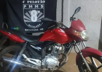 Moto furtada é encontrada abandonada menos de uma hora após o crime Moto furtada é encontrada abandonada menos de uma hora após o crime