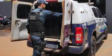 Homem é preso após descumprir medida protetiva e resistir à abordagem