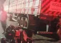 Motociclista sofre ferimentos graves após bater na traseira de carreta