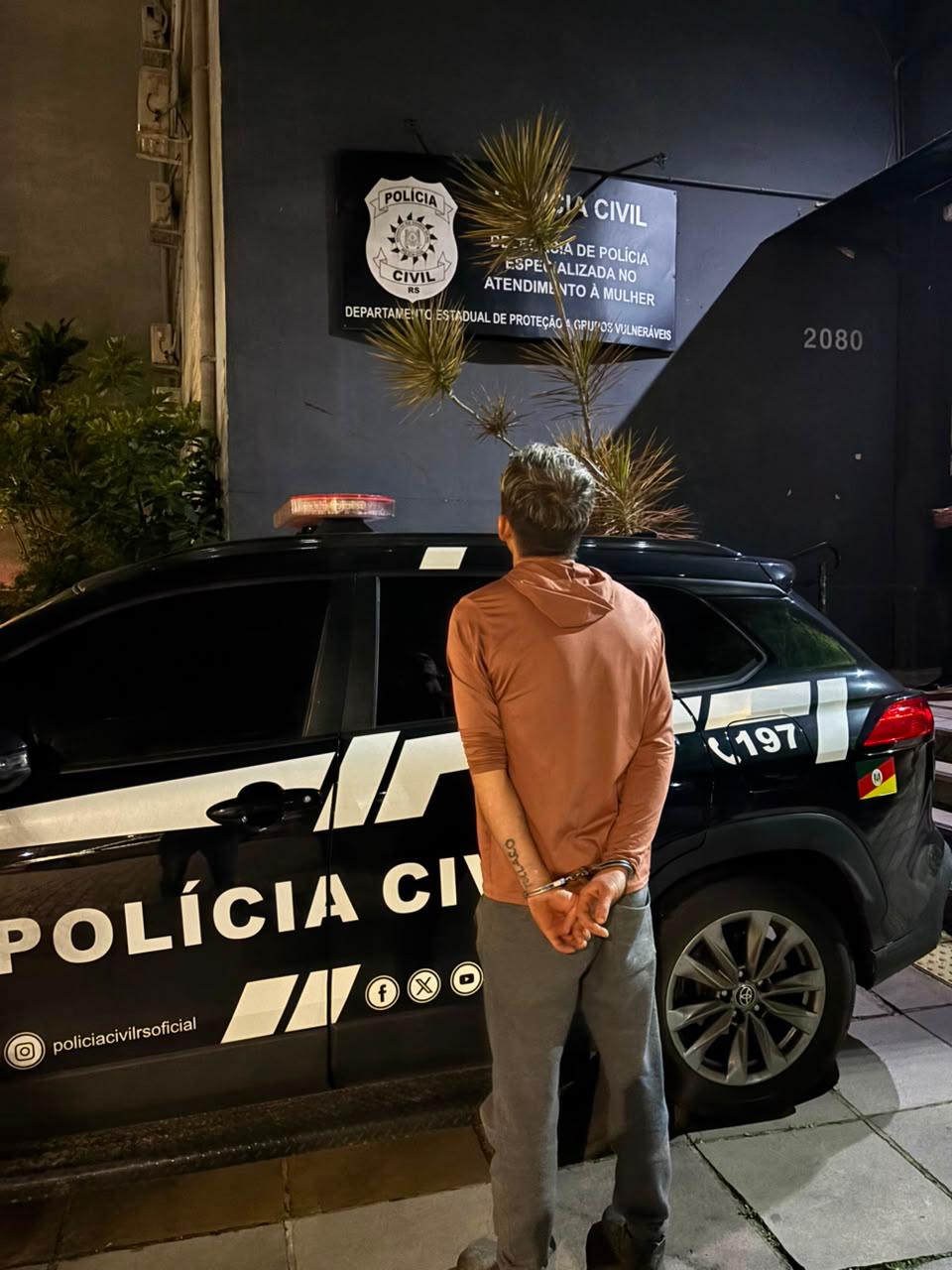 Homem que atacou companheira com tesoura e faca é preso no RS