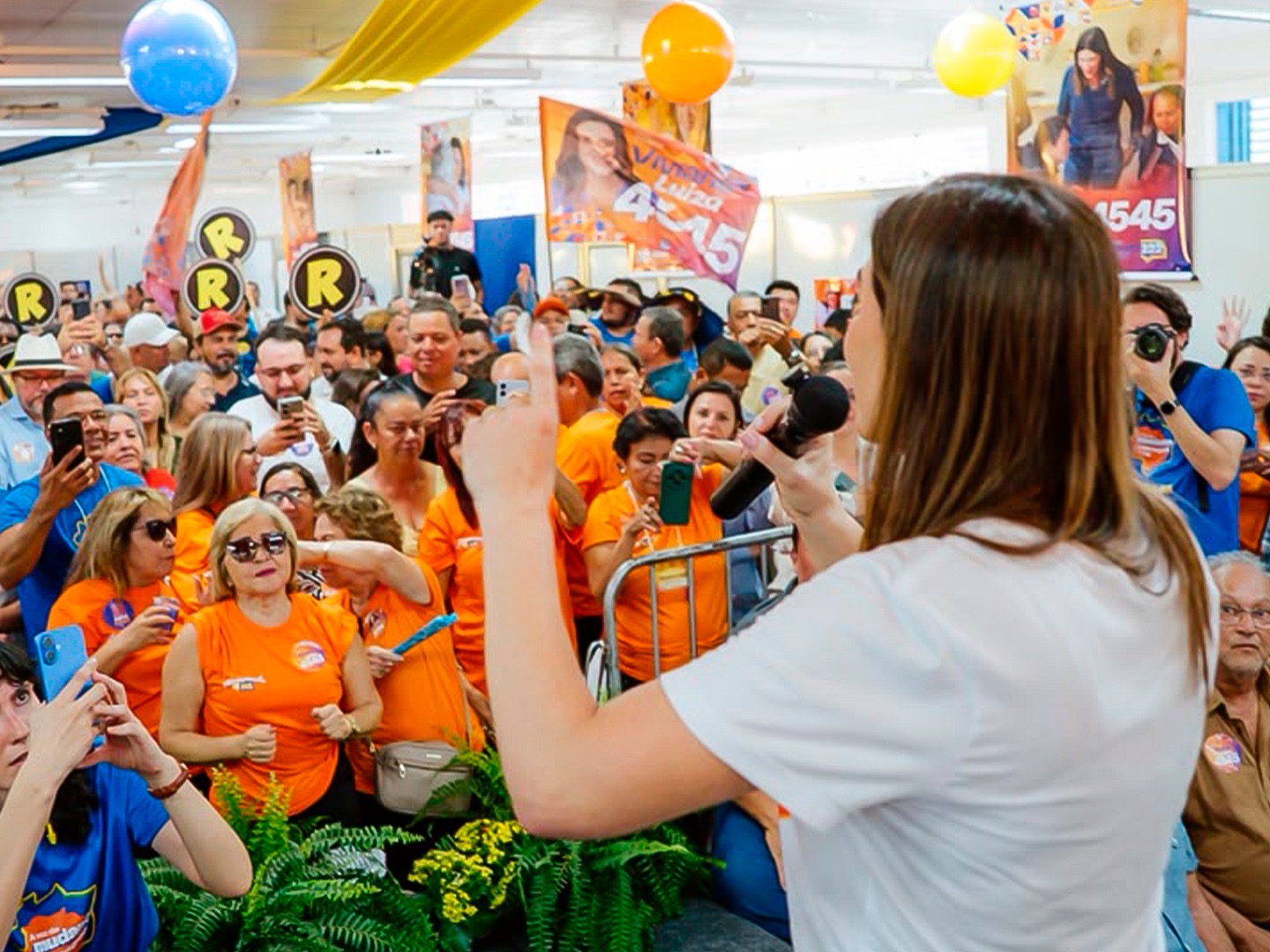 Da escuta ao compromisso: Viviane Luiza reúne mulheres para construir propostas