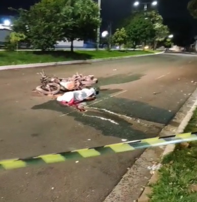 Motociclista de 33 anos morre após bater contra muro na Avenida Fábio Zahran