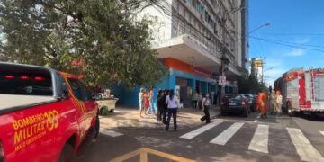 Ar-condicionado pega fogo e mobiliza Bombeiros em loja no Centro de Campo Grande