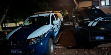 Casal briga em via pública e homem acaba ferido por faca