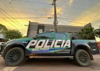 Motorista foge após perseguição e abandona carro com 174 kg de maconha em MS Motorista foge após perseguição e abandona carro com 174 kg de maconha em MS