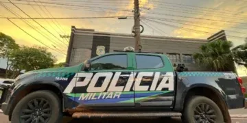 Motorista foge após perseguição e abandona carro com 174 kg de maconha em MS