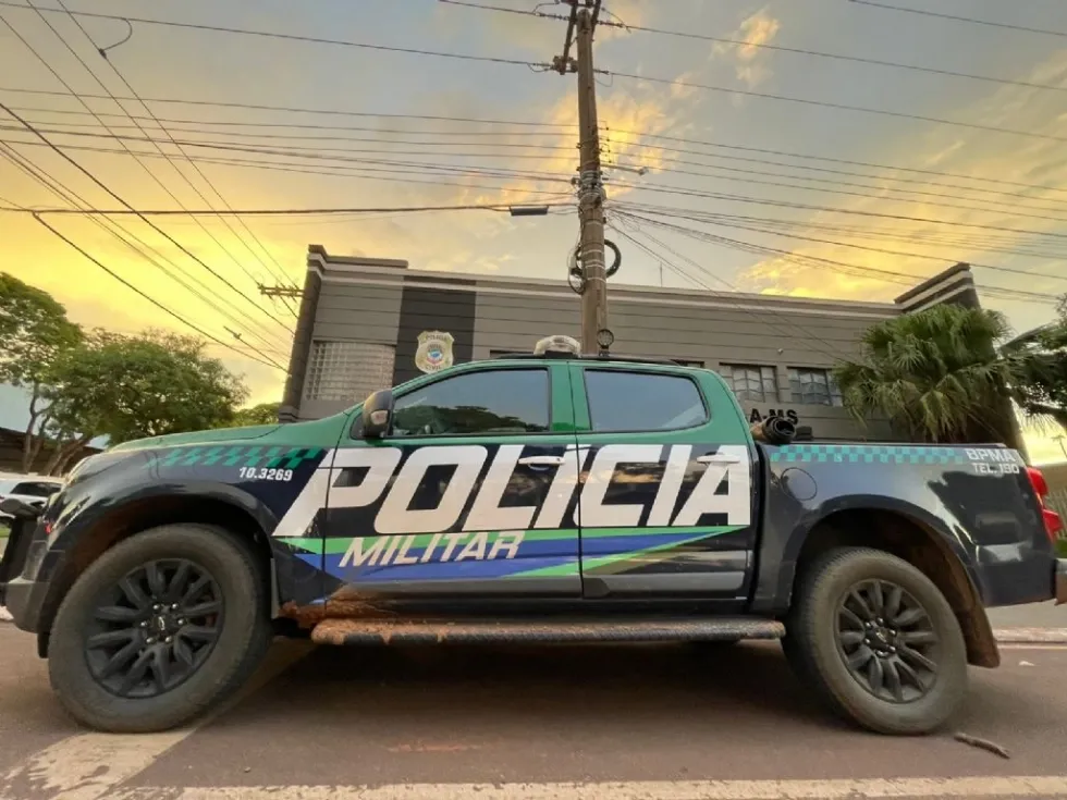 Motorista foge após perseguição e abandona carro com 174 kg de maconha em MS