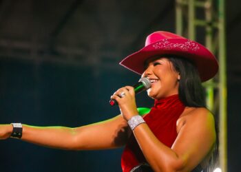 Juliana Monteiro leva o sertanejo de MS ao palco de Barretos Juliana Monteiro leva o sertanejo de MS ao palco de Barretos