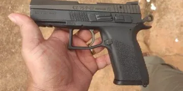 Jovem é baleado e suspeito de ataque é preso