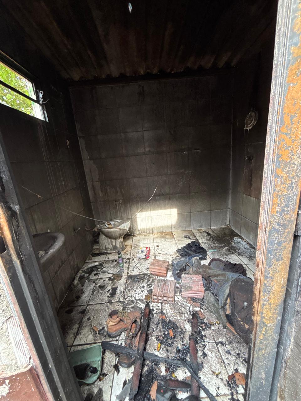 Homem morre durante incêndio em casa