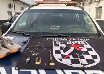 Homem é preso após furto de joias durante a madrugada Homem é preso após furto de joias durante a madrugada