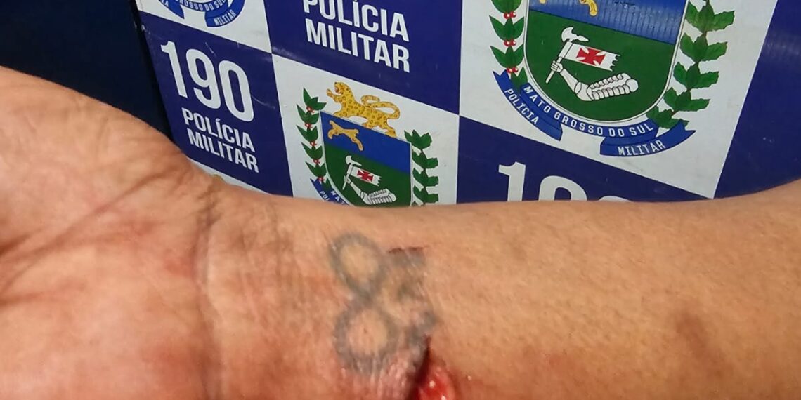Homem é preso após ameaçar de morte e tentar enforcar mulher