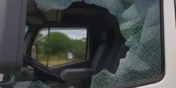Embriagado, homem quebra janela de caminhão após ter chave retirada em Chapadão do Sul
