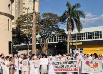 Vídeo: povos de terreiros marcham contra o racismo religioso em Dourados Vídeo: povos de terreiros marcham contra o racismo religioso em Dourados