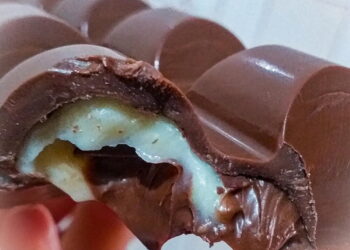 Homem tenta escapar da PM pulando muros, mas é preso com chocolates furtados Homem tenta escapar da PM pulando muros, mas é preso com chocolates furtados