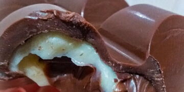 Homem tenta escapar da PM pulando muros, mas é preso com chocolates furtados
