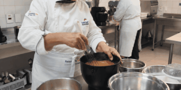 Bolo de 800 quilos terá cuidados especiais antes de ser distribuído em Campo Grande