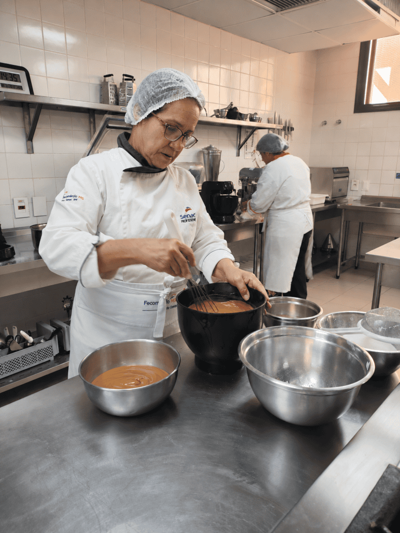 Bolo de 800 quilos terá cuidados especiais antes de ser distribuído em Campo Grande