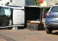 Strada tomba após batida com van em cruzamento de Campo Grande Strada tomba após batida com van em cruzamento de Campo Grande