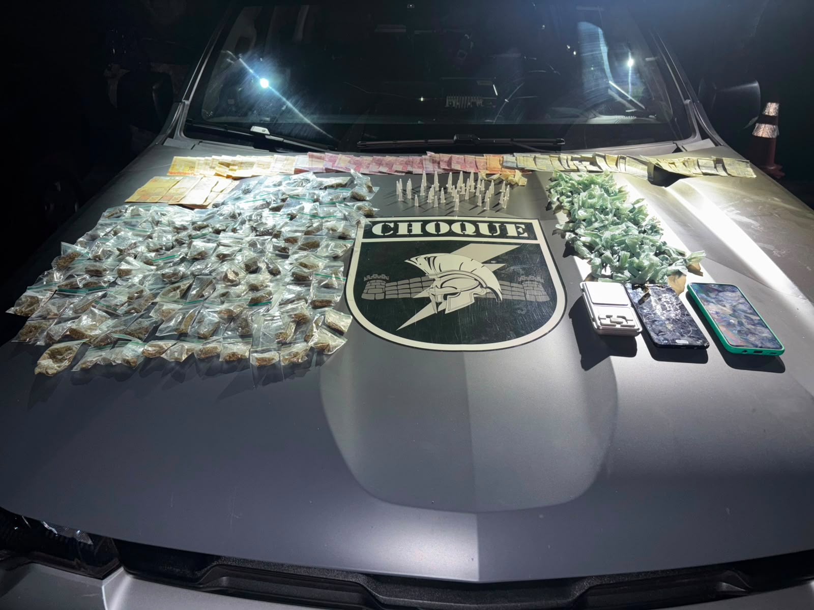 Fuga por muros termina com prisão de traficante e apreensão de drogas em Campo Grande
