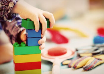 Creche clandestina que atendia crianças em condições irregulares é fechada Creche clandestina que atendia crianças em condições irregulares é fechada