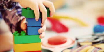 Creche clandestina que atendia crianças em condições irregulares é fechada