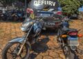 Moto furtada é recuperada e dupla é presa após sequência de crimes em Campo Grande Moto furtada é recuperada e dupla é presa após sequência de crimes em Campo Grande
