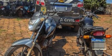 Moto furtada é recuperada e dupla é presa após sequência de crimes em Campo Grande