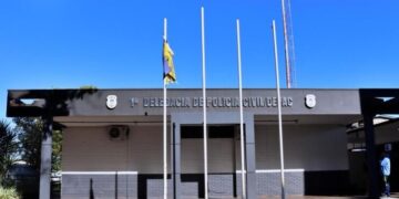 Casal sofre queimaduras graves e polícia investiga incêndio em casa