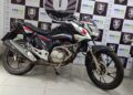 Confusão durante remoção de veículos termina com seis presos e moto recuperada Confusão durante remoção de veículos termina com seis presos e moto recuperada