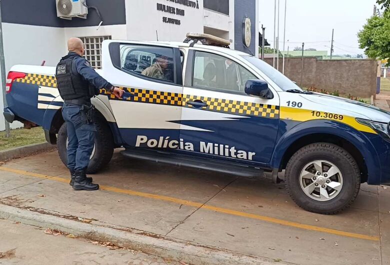 Suspeito de assediar adolescentes perto de escola usando chocolate tem prisão preventiva decretada