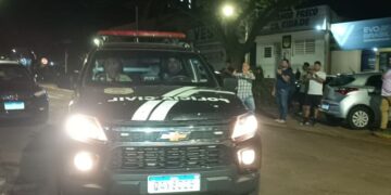 Dois são presos e outros dois são procurados por execução em garagem