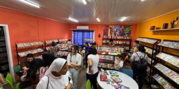 Livros podem ganhar novos leitores em drive-thru no Centro de Campo Grande