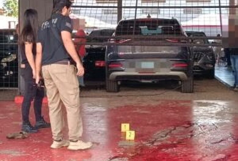 Jovem de 19 anos pode ter sido morto por engano em garagem
