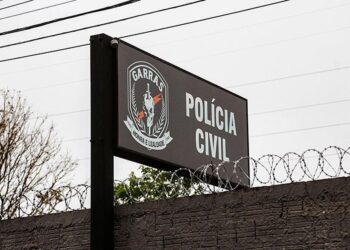 Foragido condenado por roubo é preso ao deixar casa em Campo Grande Foragido condenado por roubo é preso ao deixar casa em Campo Grande