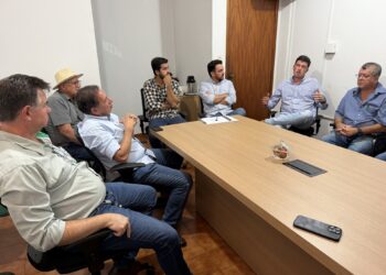 Gerson Claro ouve demandas e destaca investimentos durante agenda em Sidrolândia Gerson Claro ouve demandas e destaca investimentos durante agenda em Sidrolândia