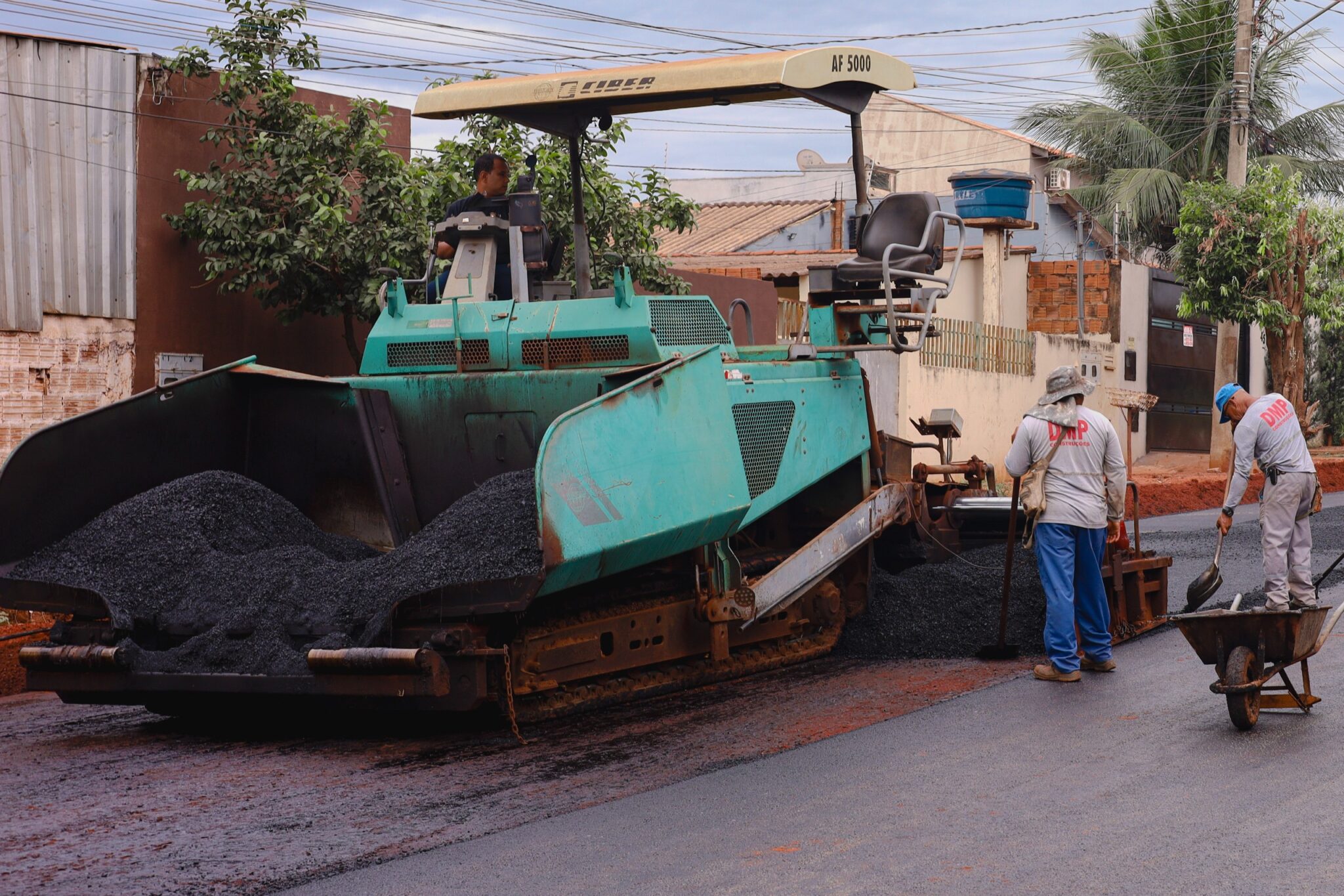 Processo de R$ 14 mi retoma asfalto no Complexo Lageado 