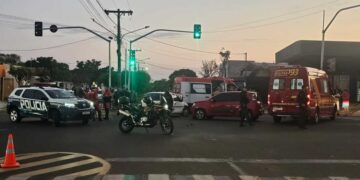 Motociclista morre após ser atingido por dois carros em cruzamento de Campo Grande