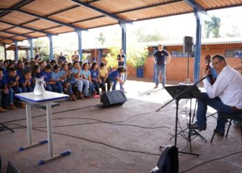 Projeto leva música brasileira às escolas de Campo Grande Projeto leva música brasileira às escolas de Campo Grande