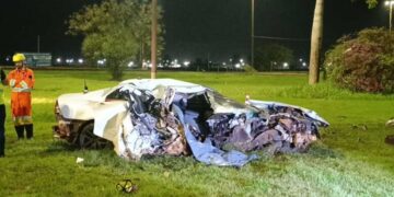 Motorista morre após perder controle de carro em rotatória