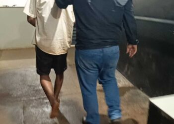 Mulher é atacada com facada na boca durante tentativa de feminicídio