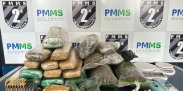 Fuga durante abordagem revela esconderijo com mais de 14 kg de drogas