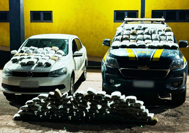 Mulher é presa com mais de 77 quilos de skunk escondidos em carro na BR-262